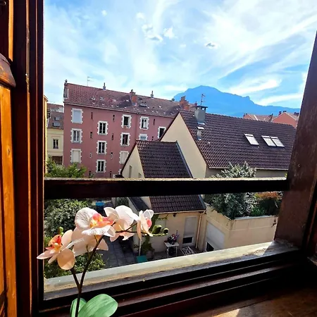 L'atelier Sous Les Toits - Vue Montagne Et Bureau Appartement